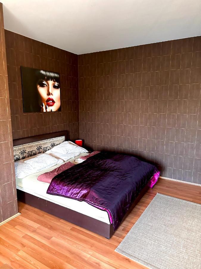 Velvet Motel Хегешалом Екстериор снимка