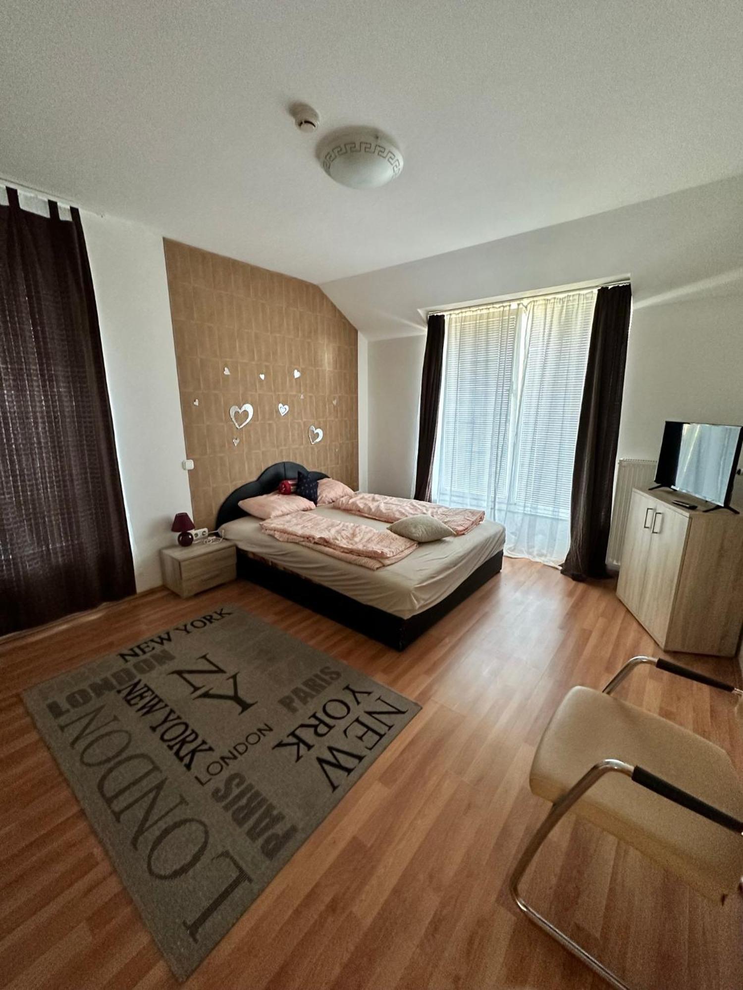 Velvet Motel Хегешалом Екстериор снимка