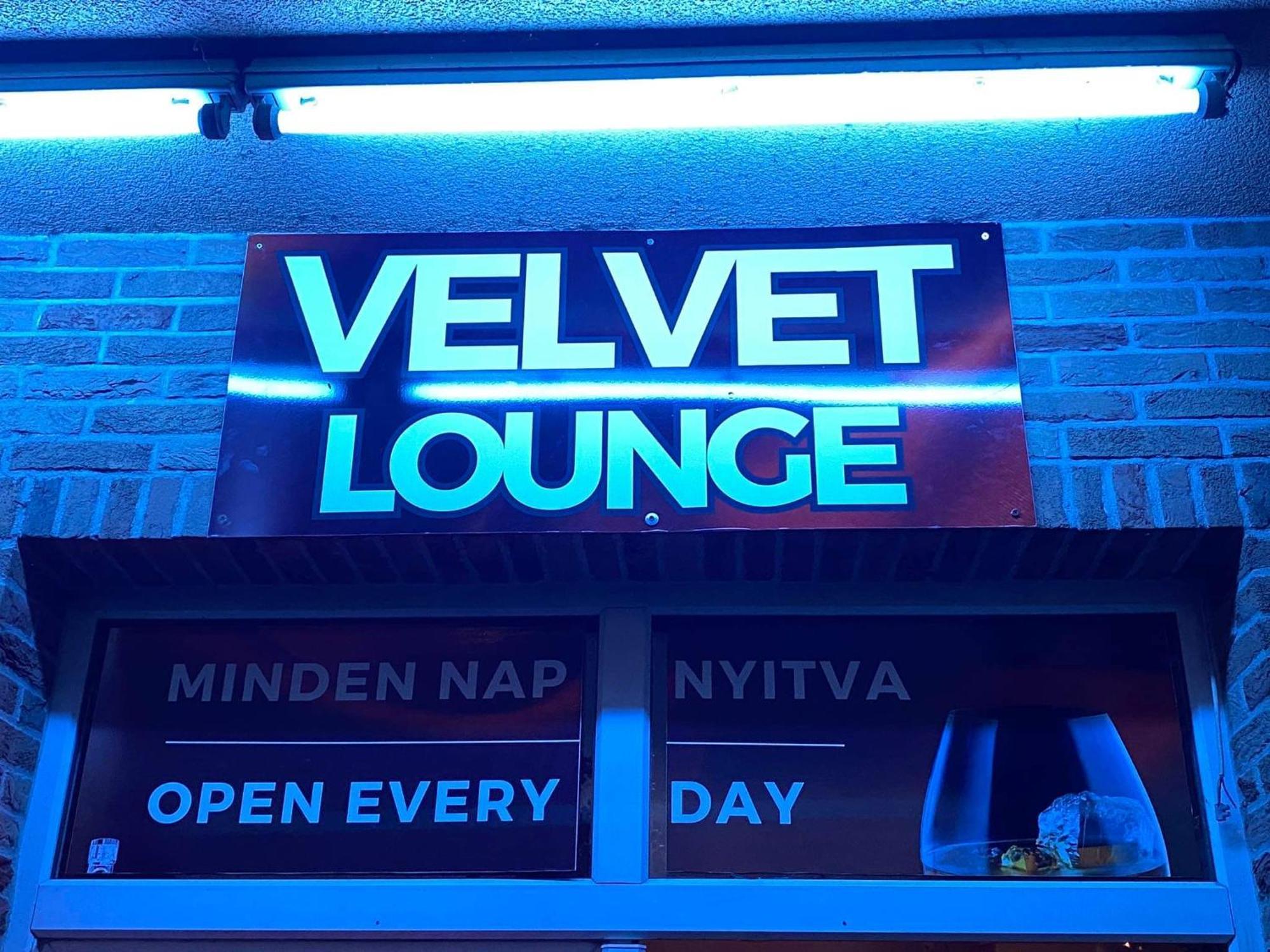 Velvet Motel Хегешалом Екстериор снимка