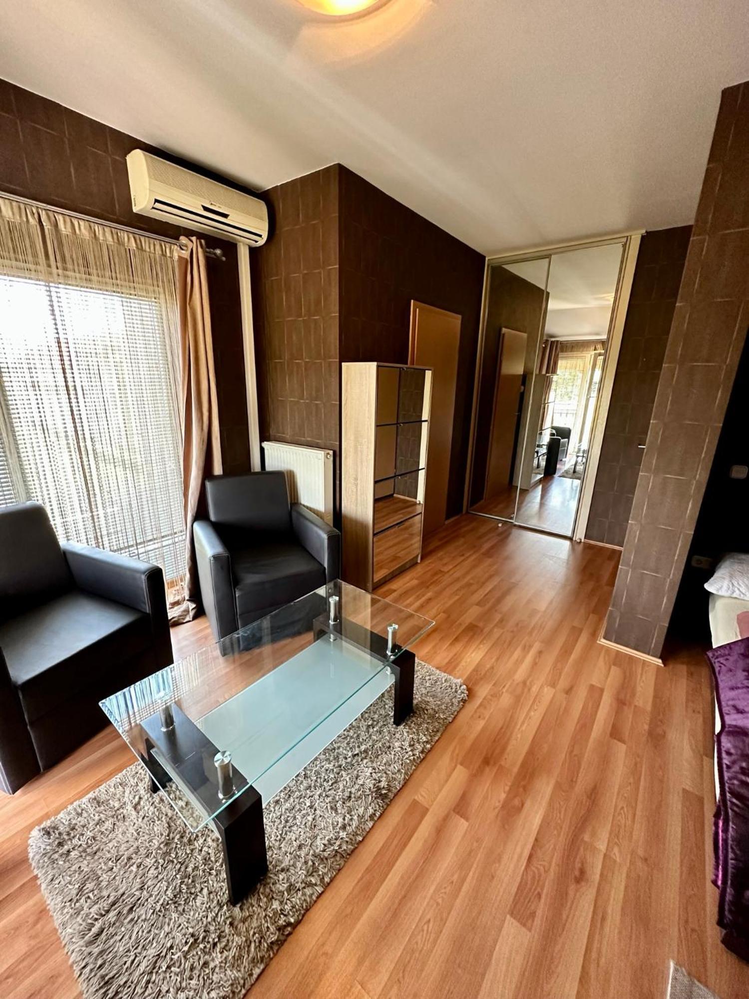 Velvet Motel Хегешалом Екстериор снимка